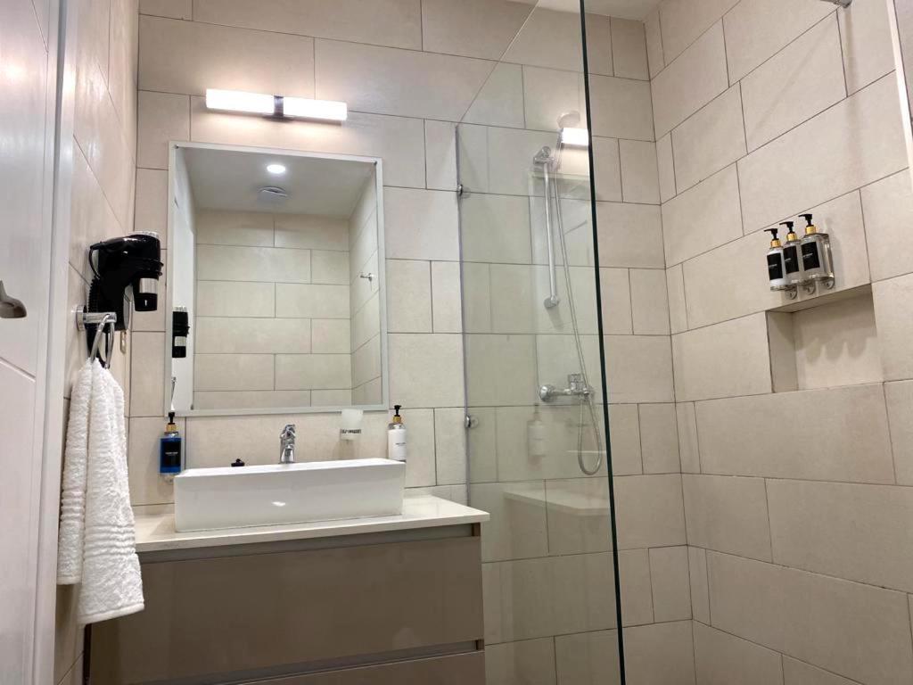 24 Roma Aparthotel Lusaka Bagian luar foto